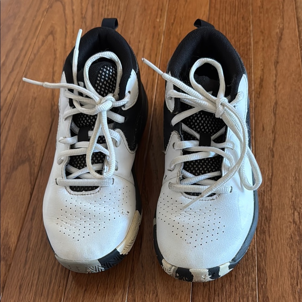 🎉Under Armour- High Top Sneakers(Size 2)🎉